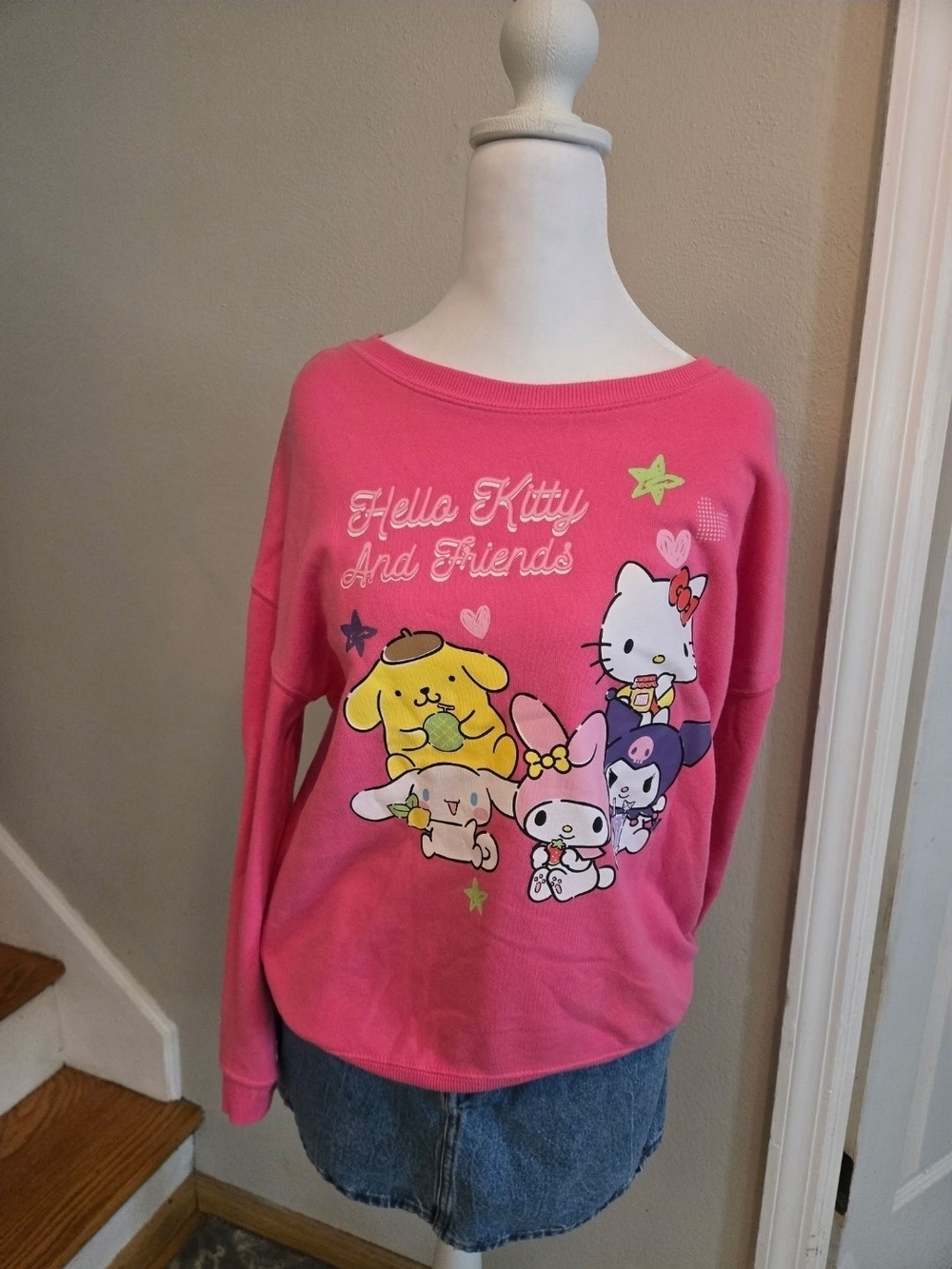 Sanrio Hello Kitty And Friends Hot Pink Crewneck Sweatshirt Size Small